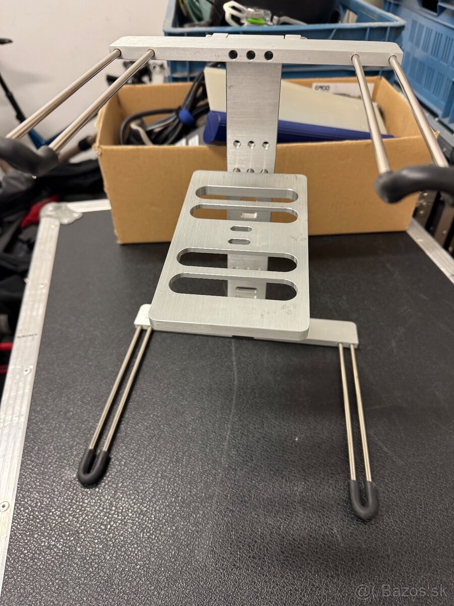 DJ Laptop Stand Stanton Uberstand - 2