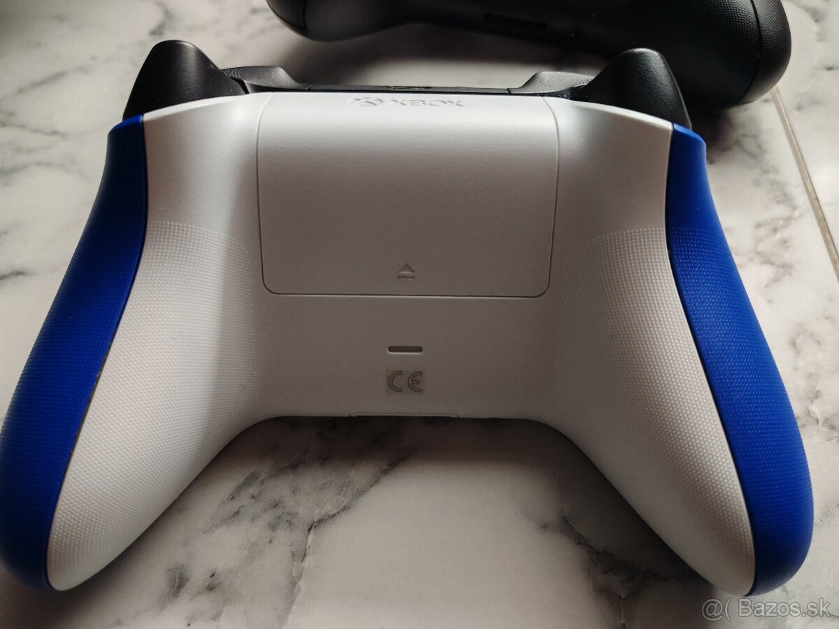 Microsoft Xbox Wireless Controller - 2