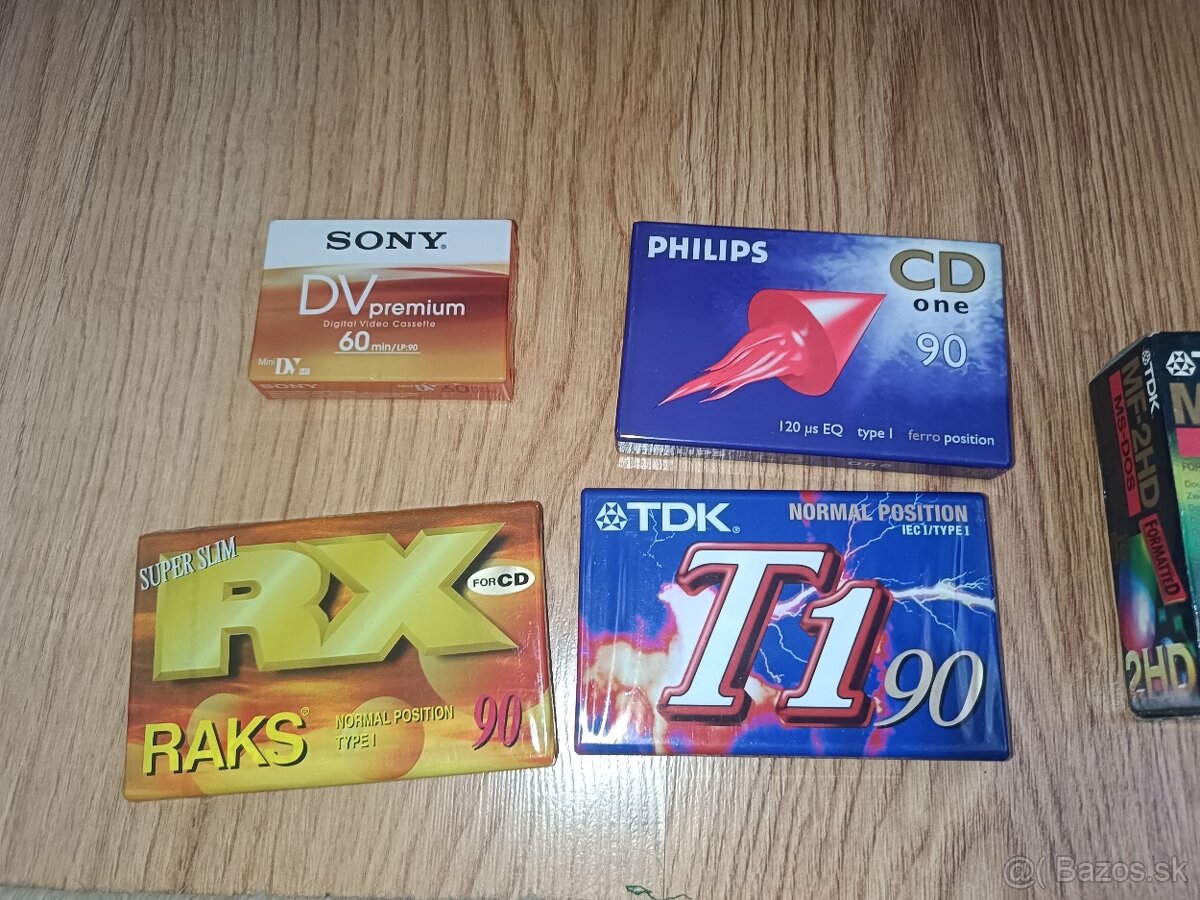 Nové MC kazety video a diskety - 2