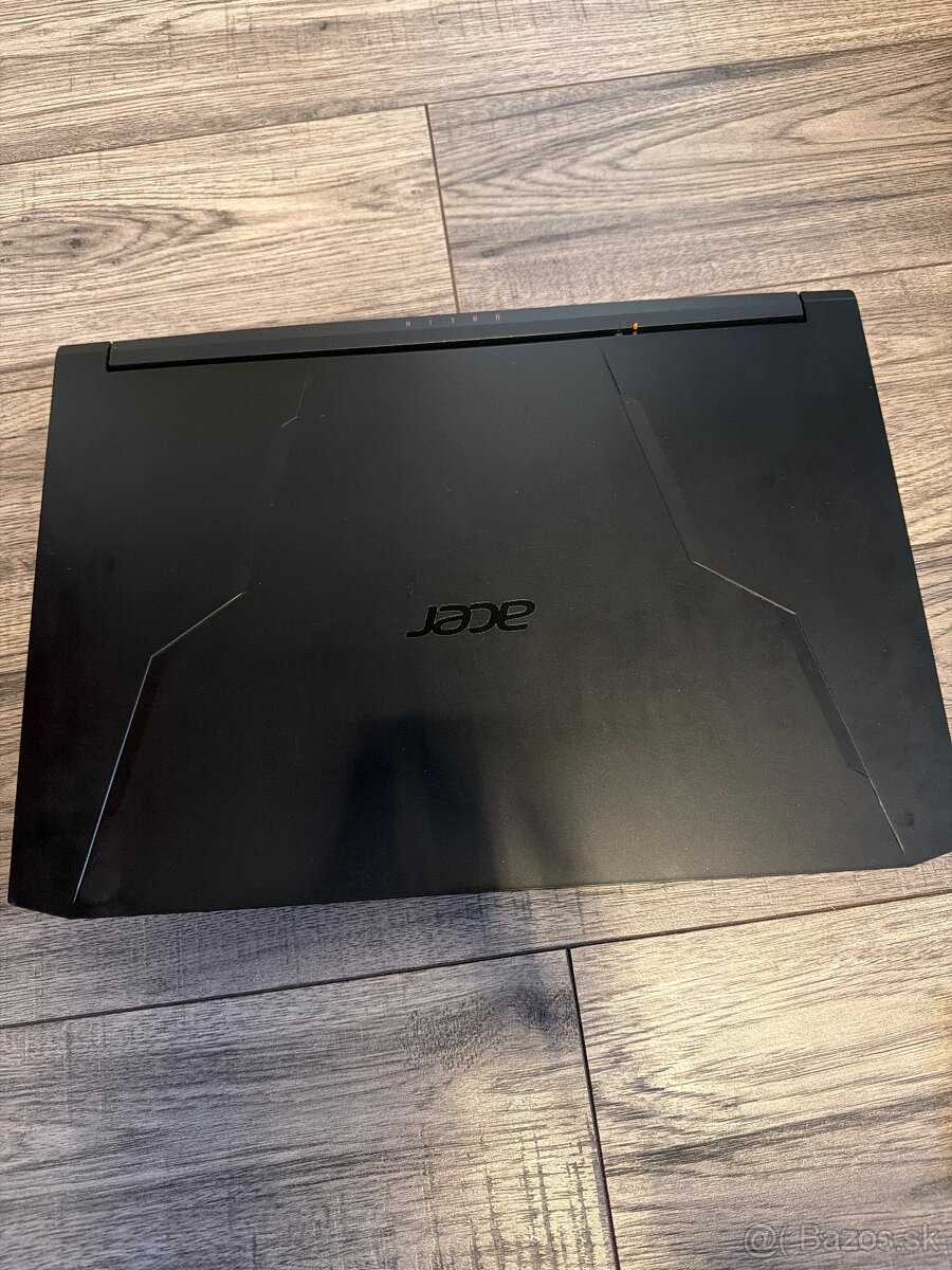 Herny notebook Acer nitro 5 AN517-41-R7GS - 2