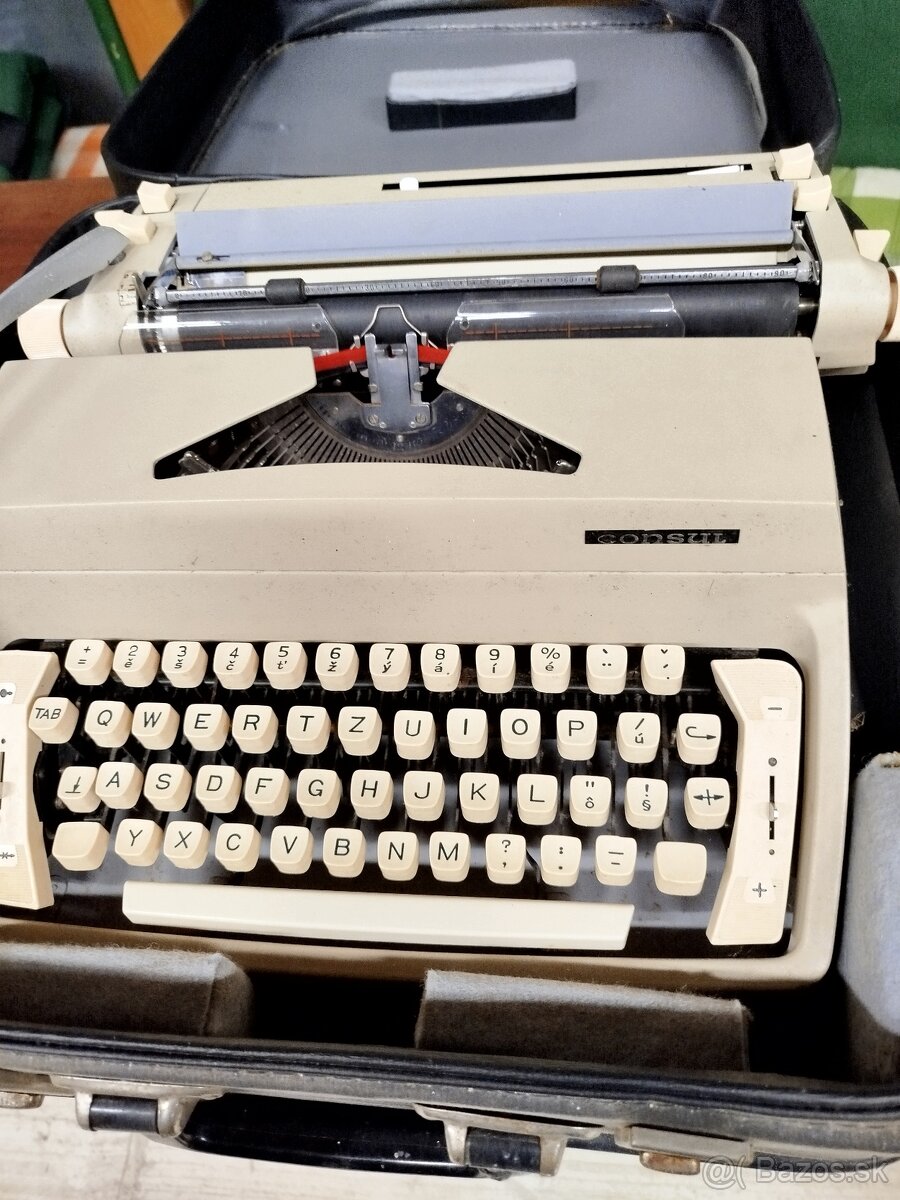 Starý písací stroj - 2