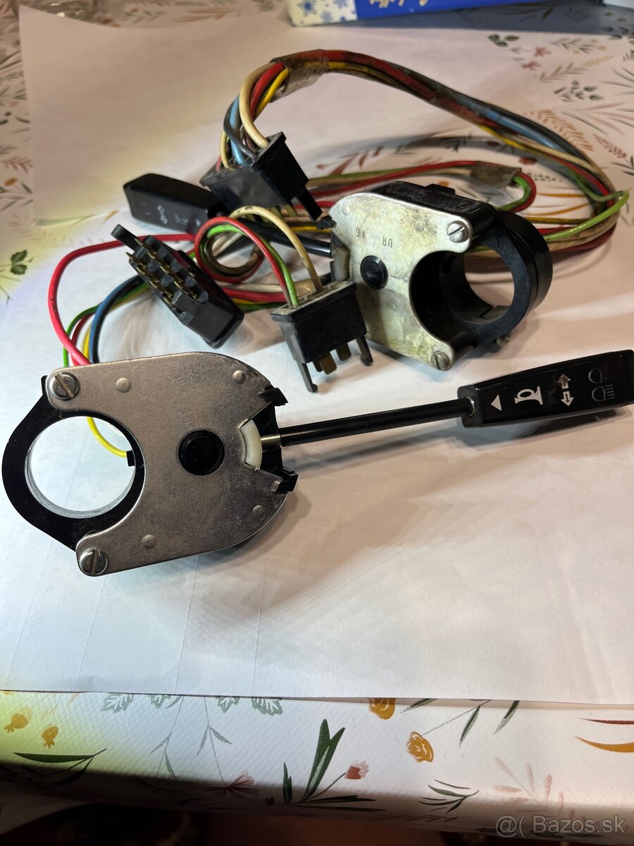 Prepínač smeroviek Škoda 120…… - 2