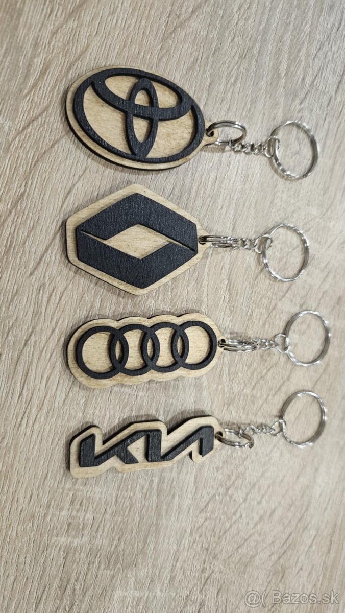 Drevené kľúčenky so značkami aut - 2