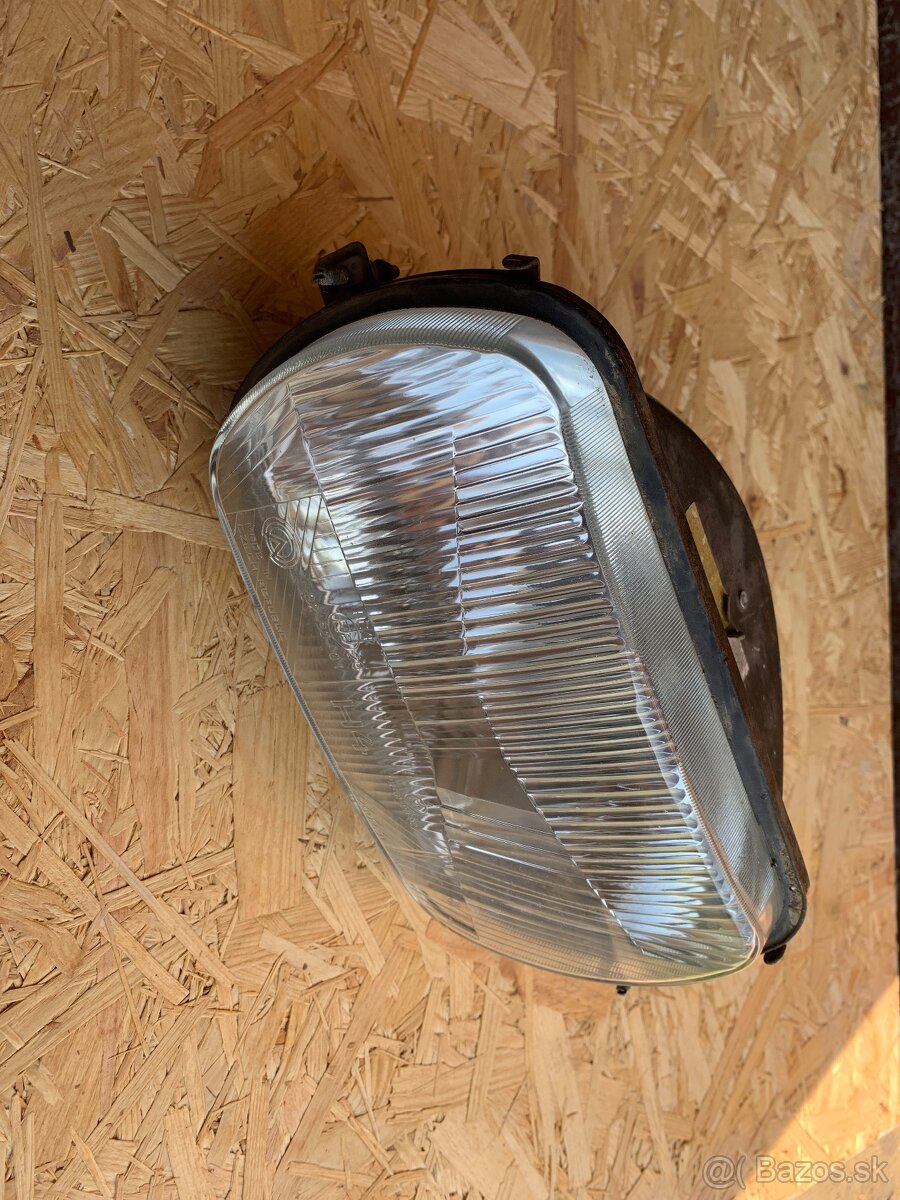 Predné svetlo škoda 105, garde - 2