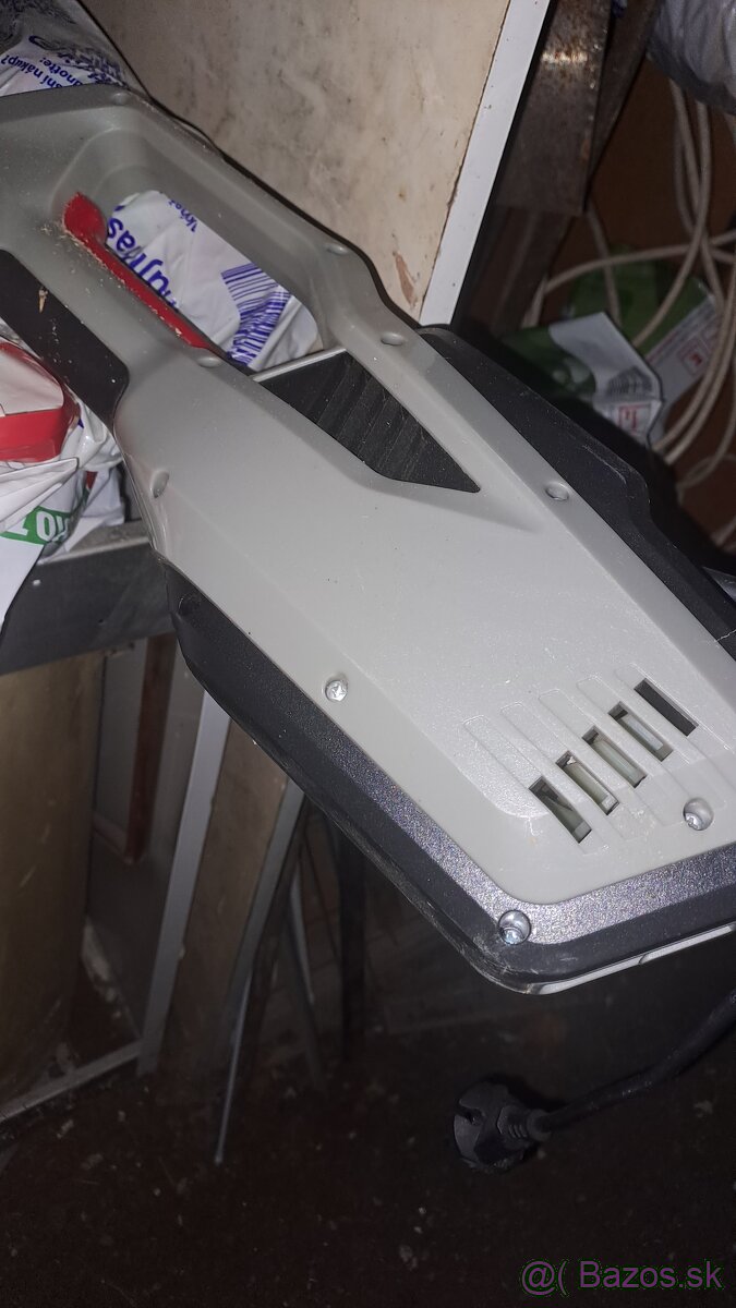 Predám elektrický krovinorez - 2