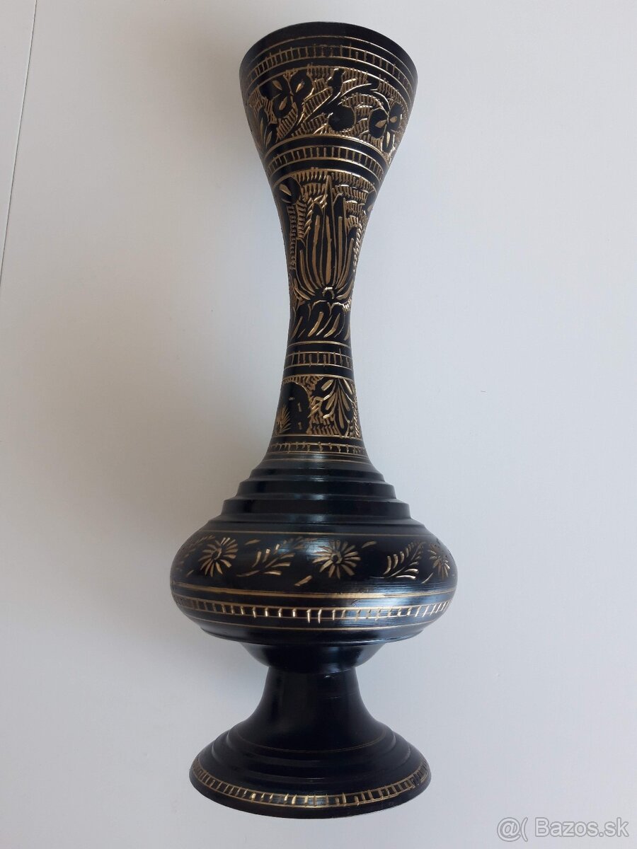 Malá kovová váza - 2