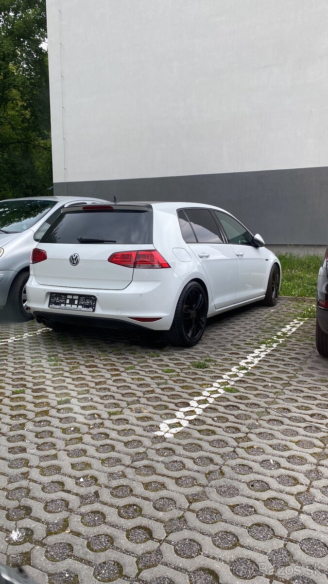 Volkswagen Golf 2.0 TDI Lounge VII - 2