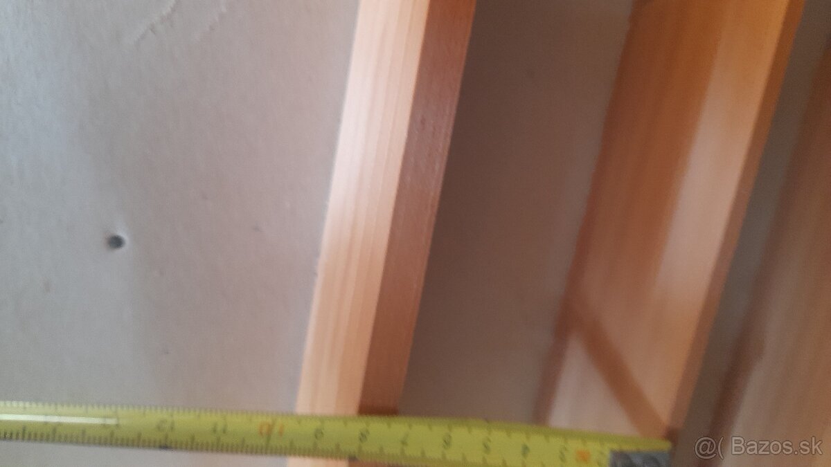 Poličky na autíčka....spolu za 40eur - 2