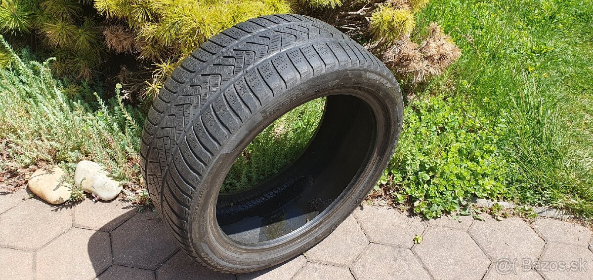 Pirelli Sottozerro 3, 255/40 R18 celorocna - 2