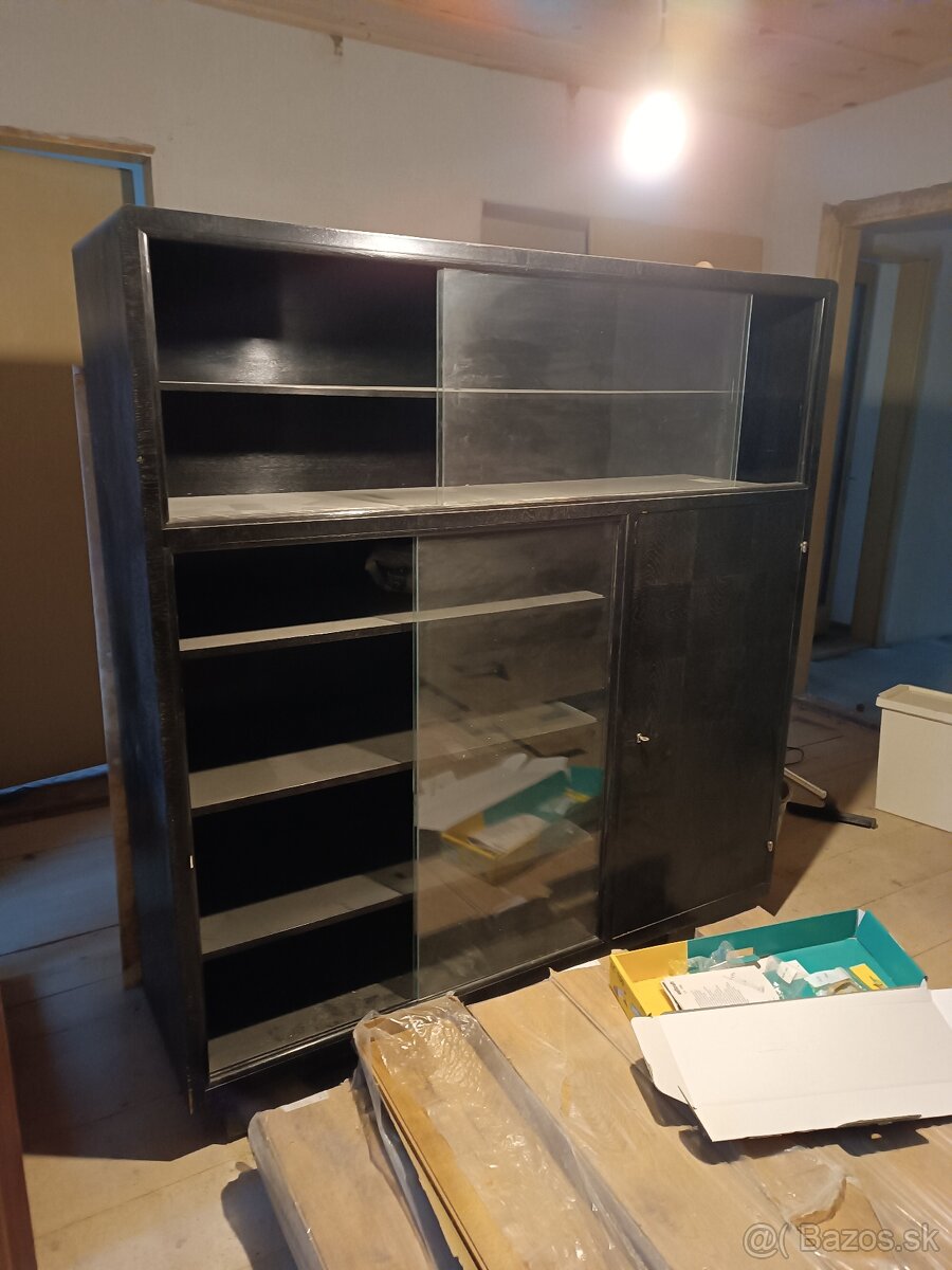 Darujeme skriňu - 2