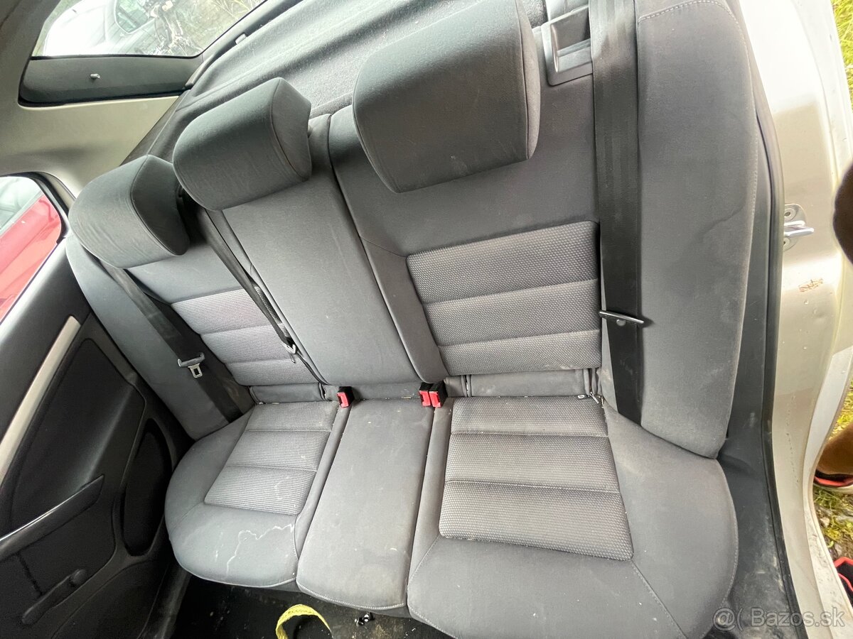 Sedačky Octavia 2 sedan - 2