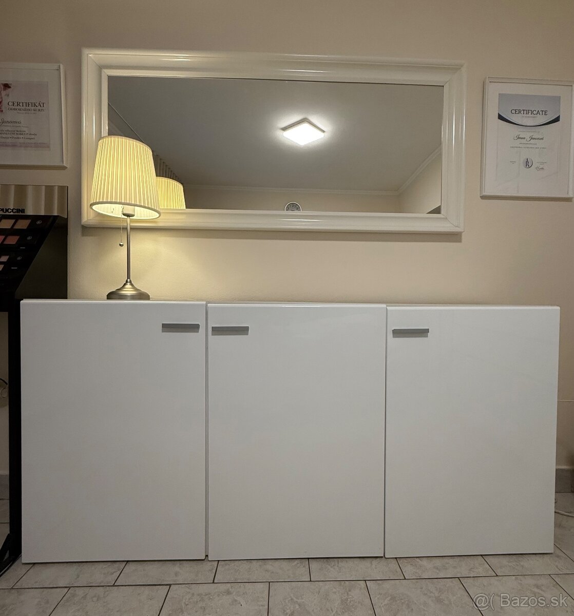 Biela lesklá skrinka - 2