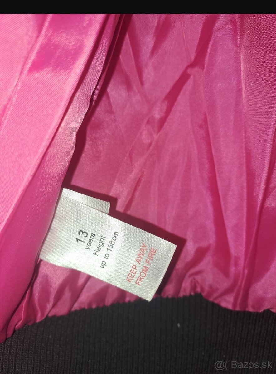 Dievčenská bunda . - 2