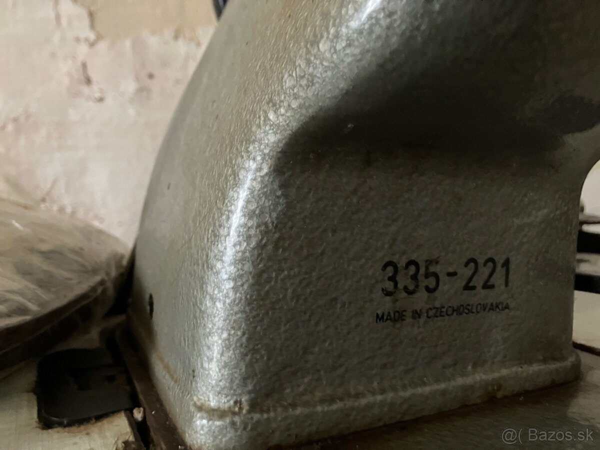 predám šijací stroj Minerva - 2