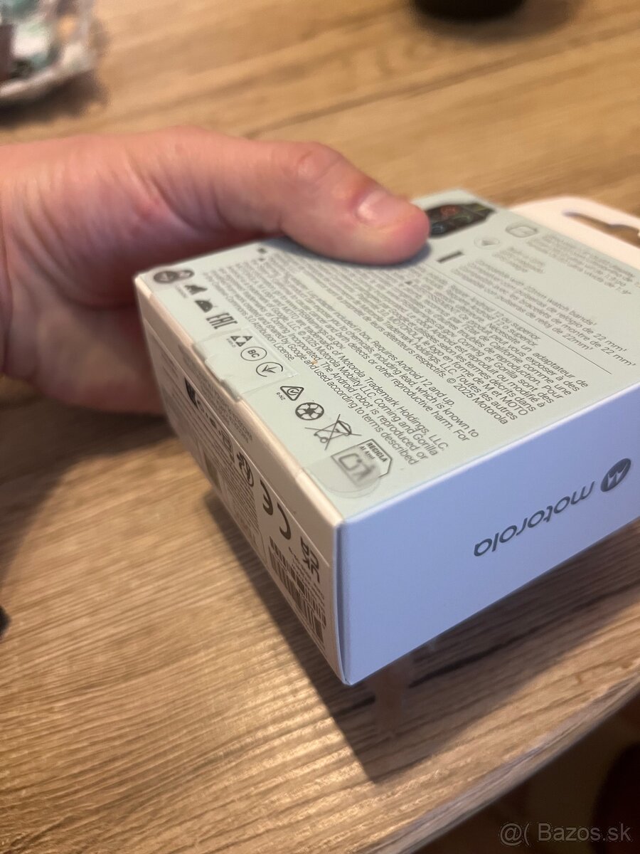 Predam motorolu watch fit - 2