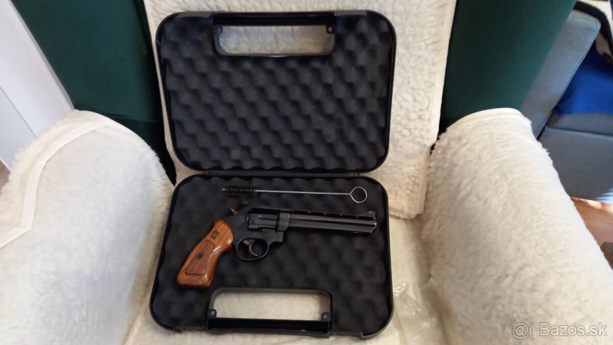 Revolver 357 MAGNUM Taurus - 2