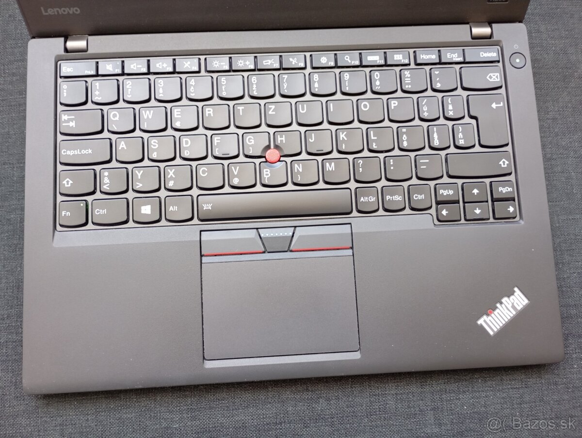 predám Lenovo thinkpad x260 ,Intel(R) Core™i3 , 8gb ram - 2