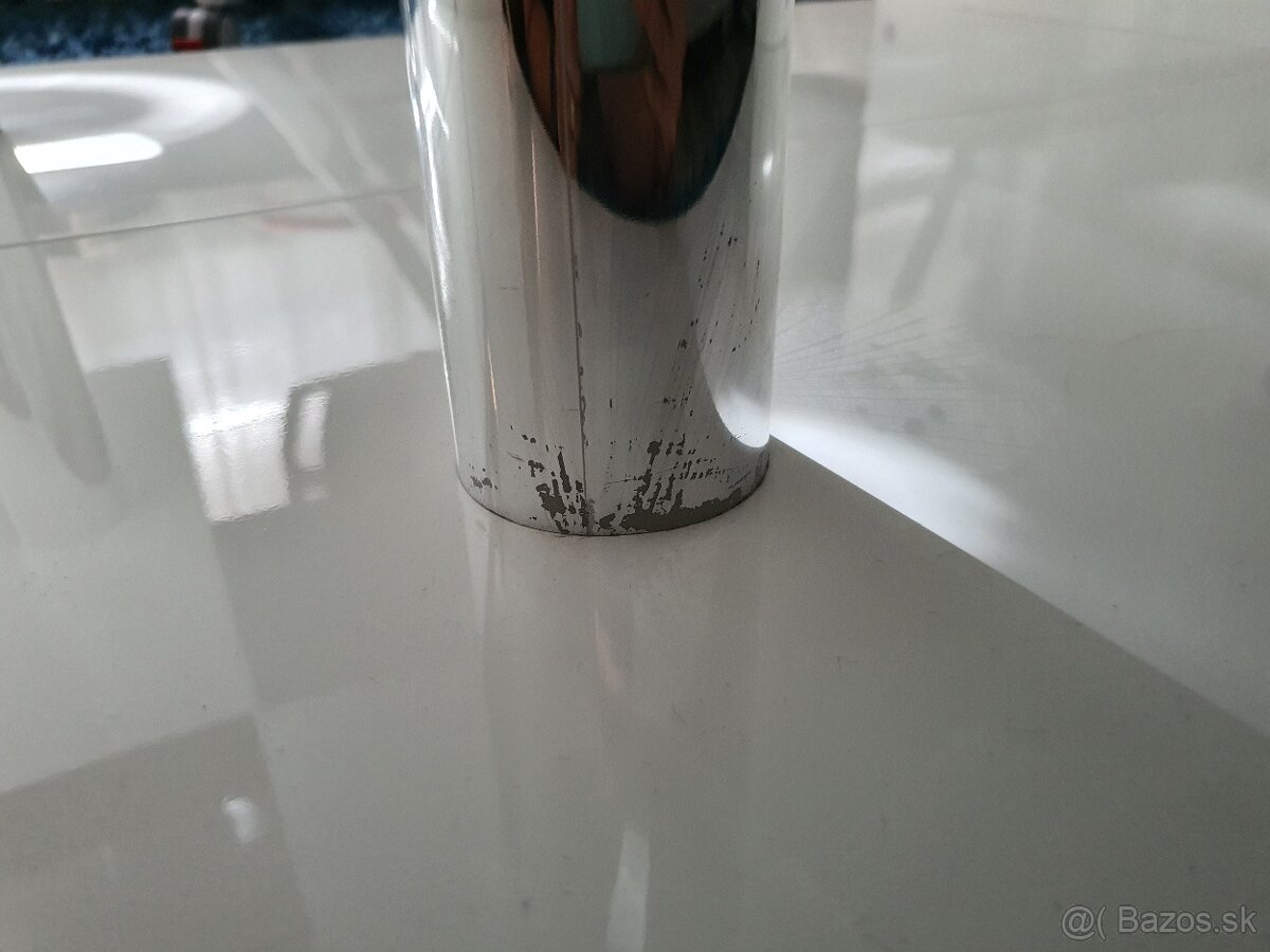 Stolík pod TV - 2