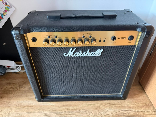 Gitara Yamaha Pacifca, Combo Marshall a puzdro - 2