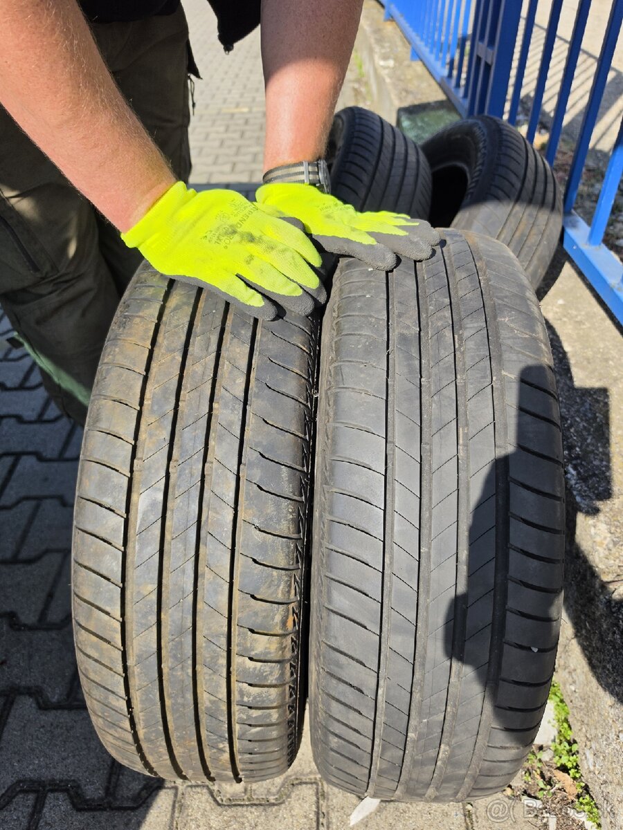 Bridgestone Turanza 215/60R17 - 2