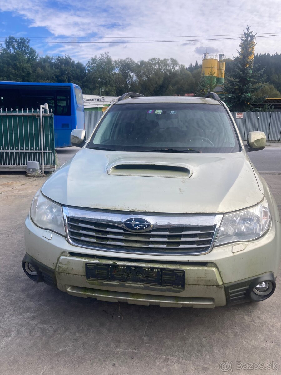 Rozpredam Subaru forester 2.0 boxer diesel 108kw 2009 - 2