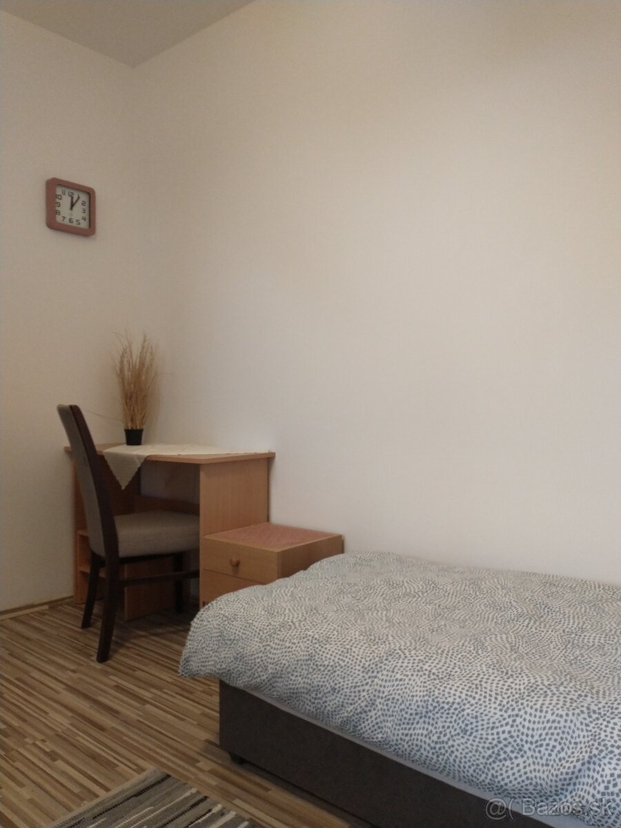 2 lôžková izba pri OC MAX - 2