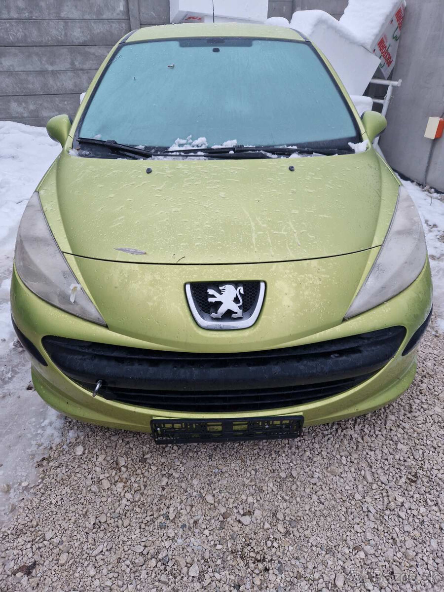 Rozpredám Peugeot 207, 1.4 benzín - 2