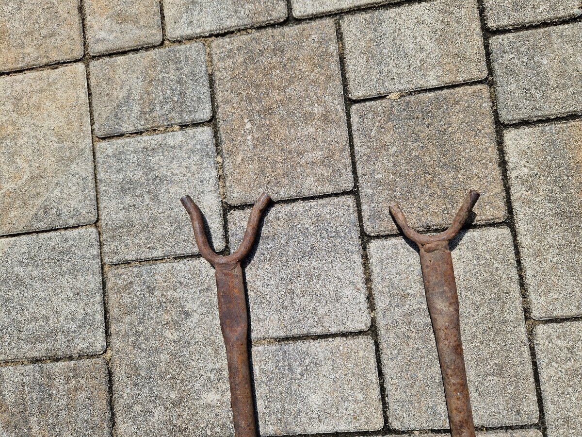 Stojky, podpery, tyče - 2