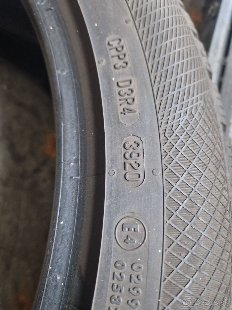 275/45R21 - 2