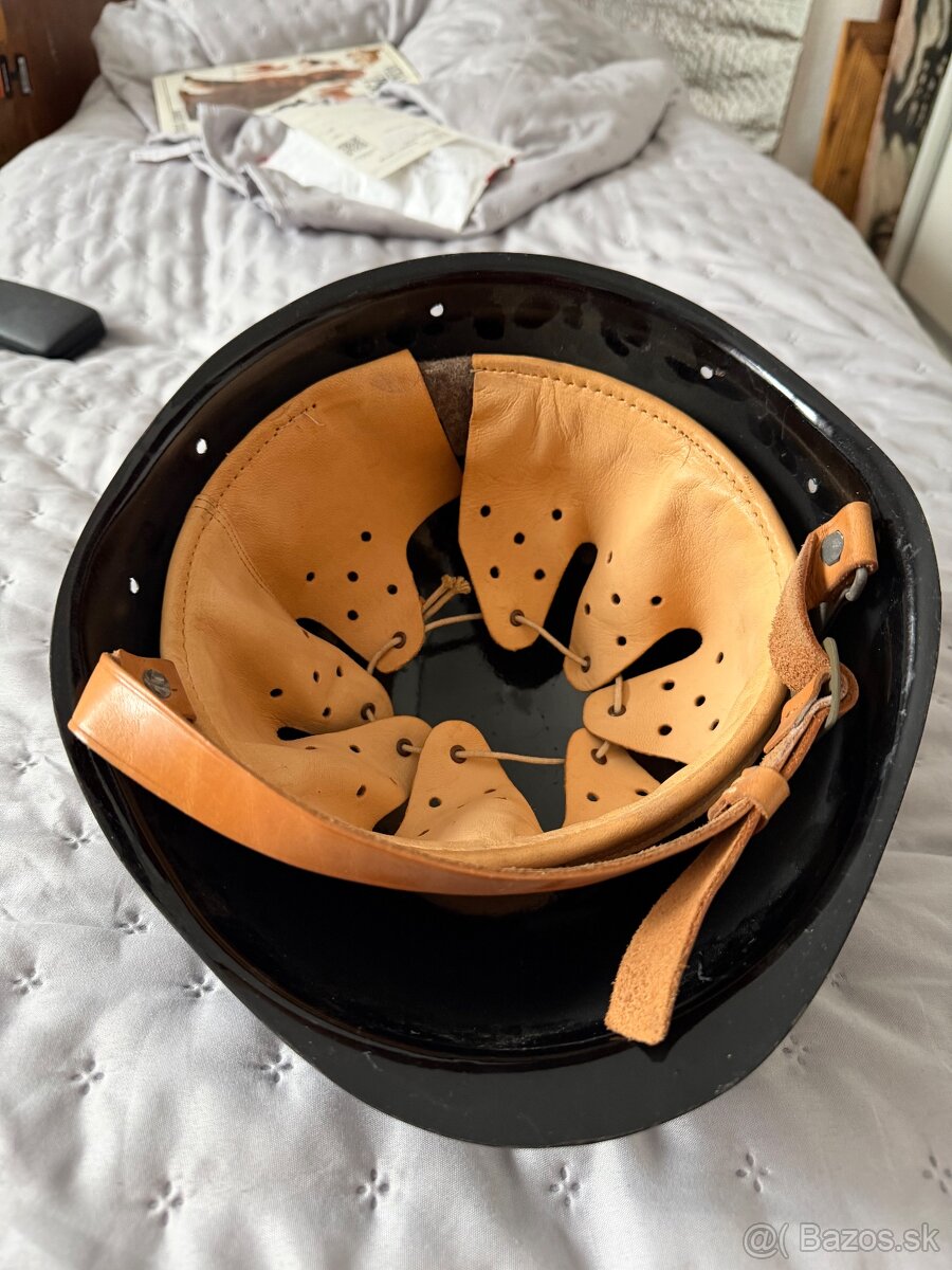 Vojenská prilba ČSĽA - 2