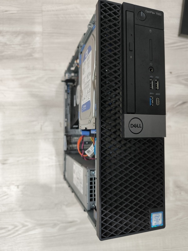 Predám PC zostavu Dell Optiplex 7060 SFF - 2