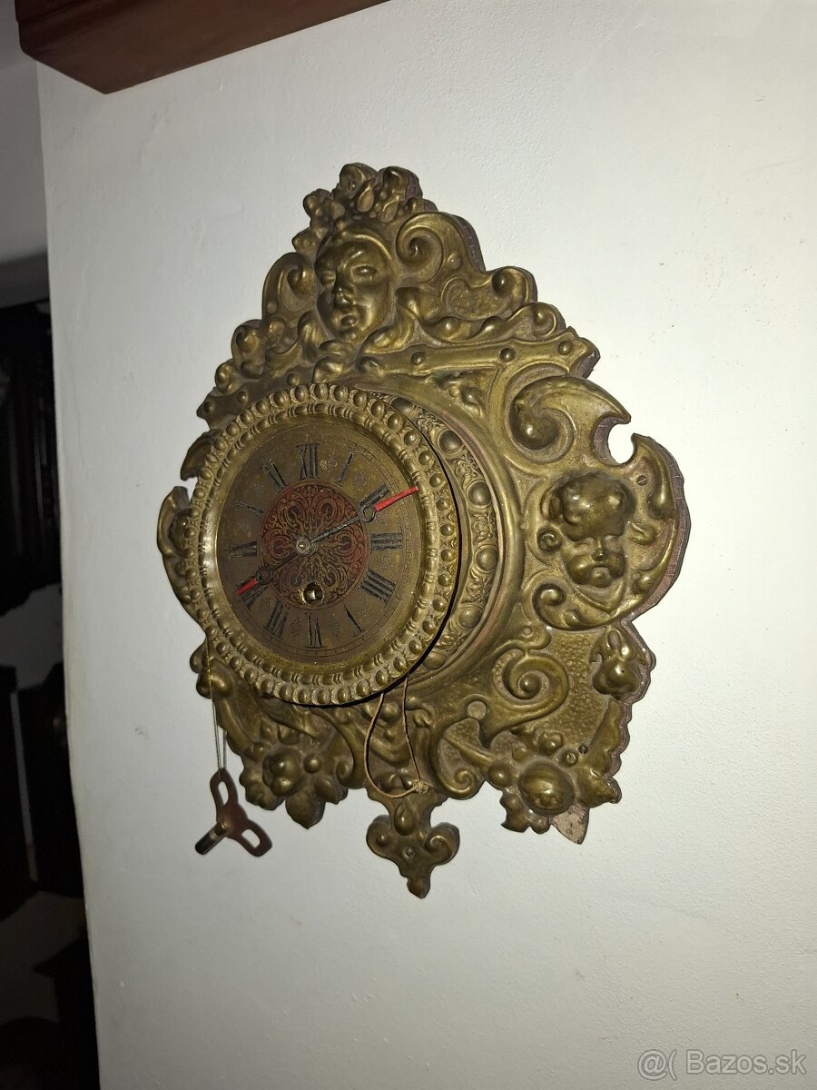 Predám funkčné starožitné bronzové hodiny KIENZLE 75 € - 2