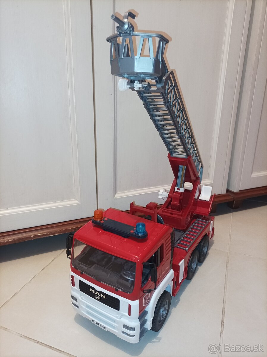 Požiarnické auto Bruder Man - 2