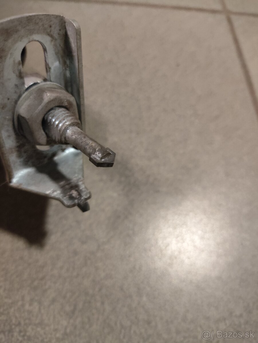 vykružovák na obklady - 2