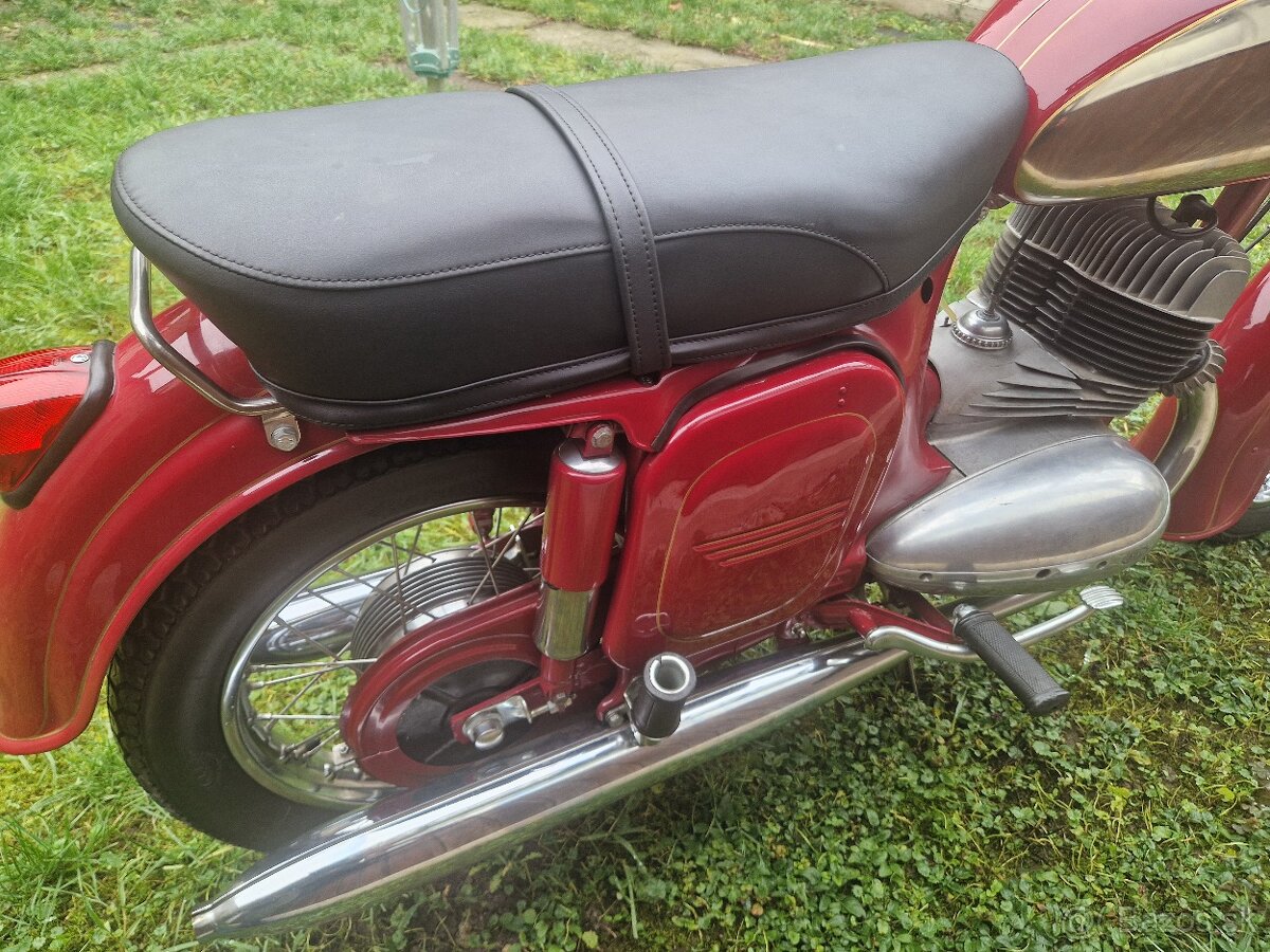 Cukrík Jawa 350 typ 360 stk 2029 komplett repas - 2