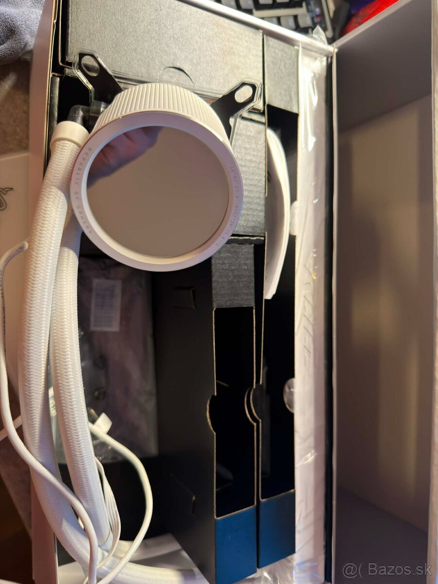 ASUS ROG RYUO III - BIELE - 2