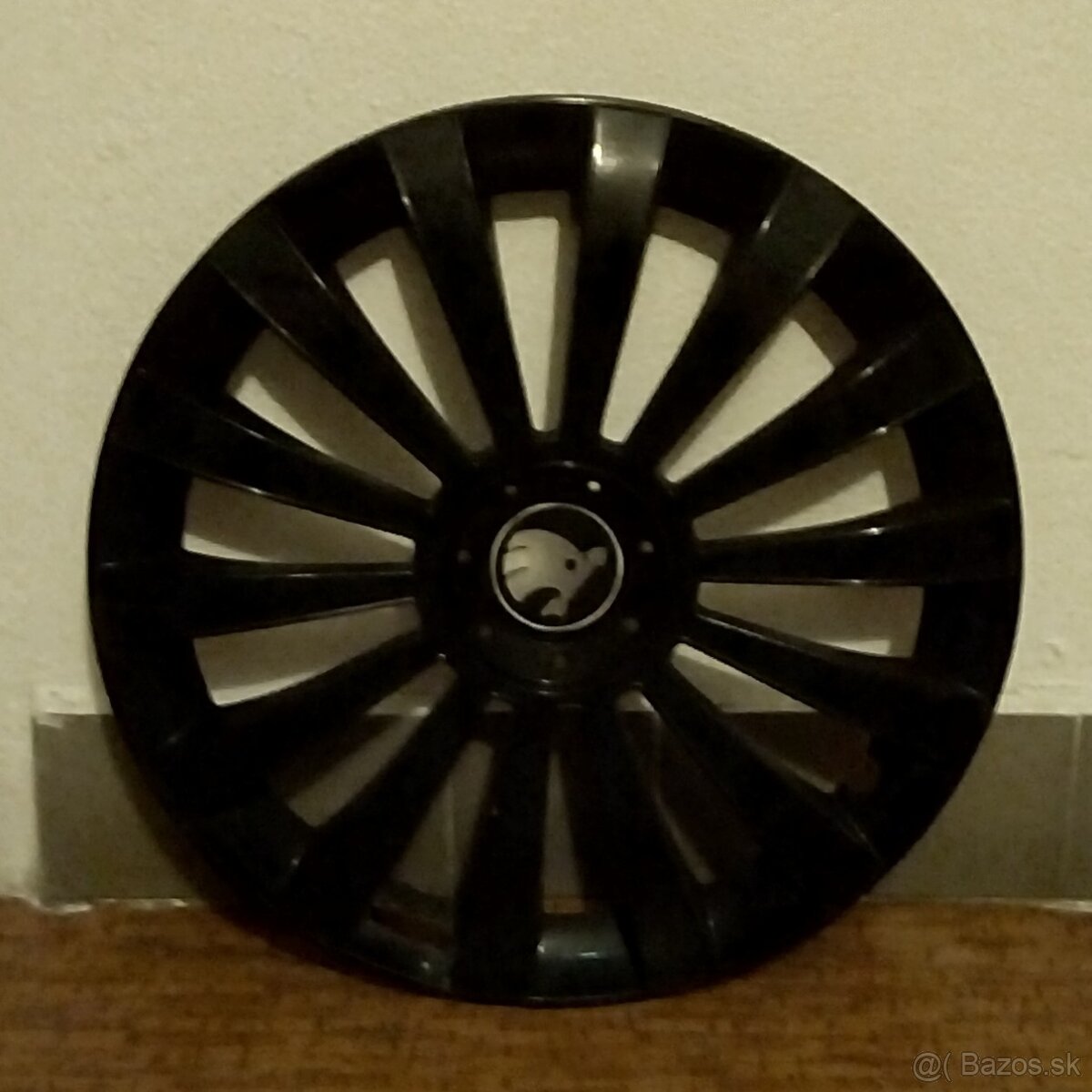 15" puklica Škoda čierna - 2