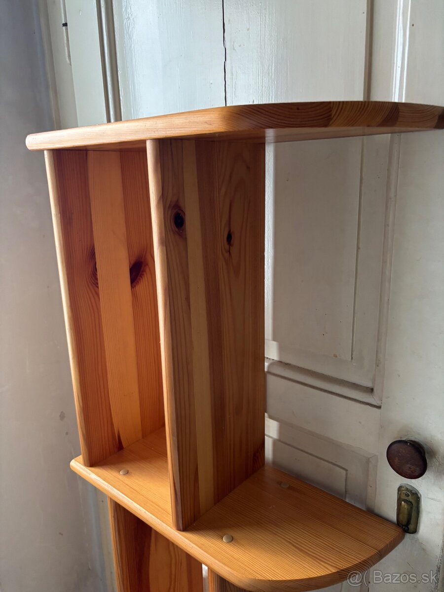 Drevená polica - 2