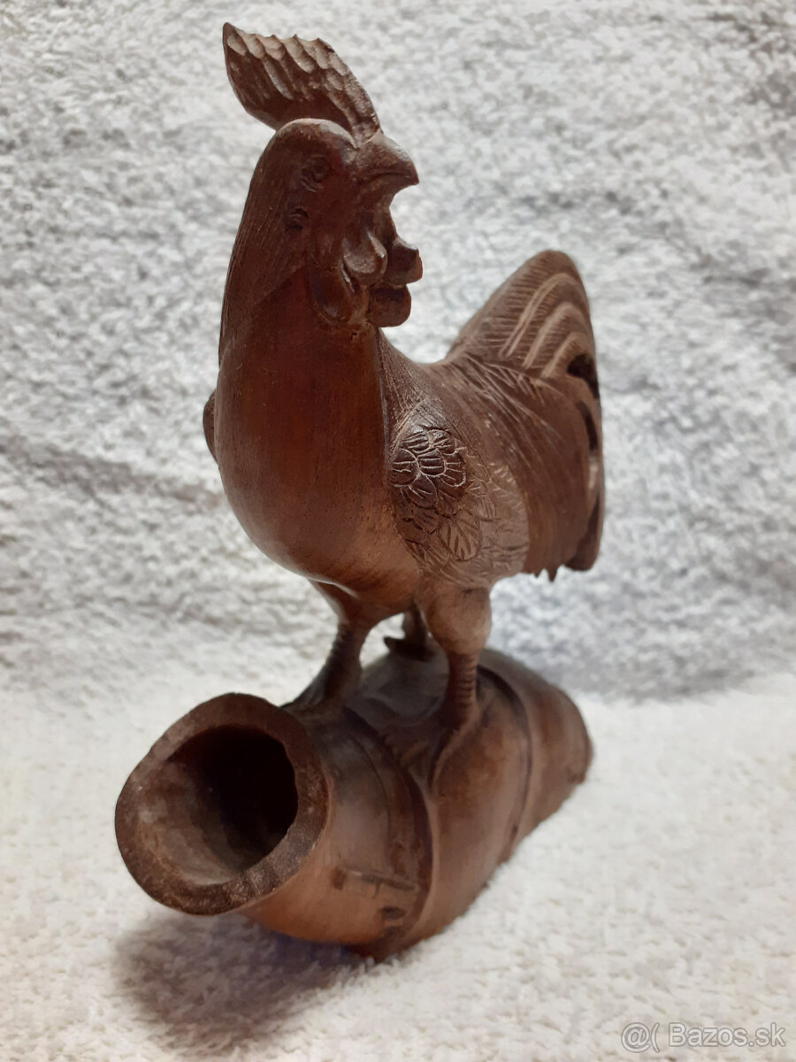 Kohútik vyrezávaný z dreva - 2