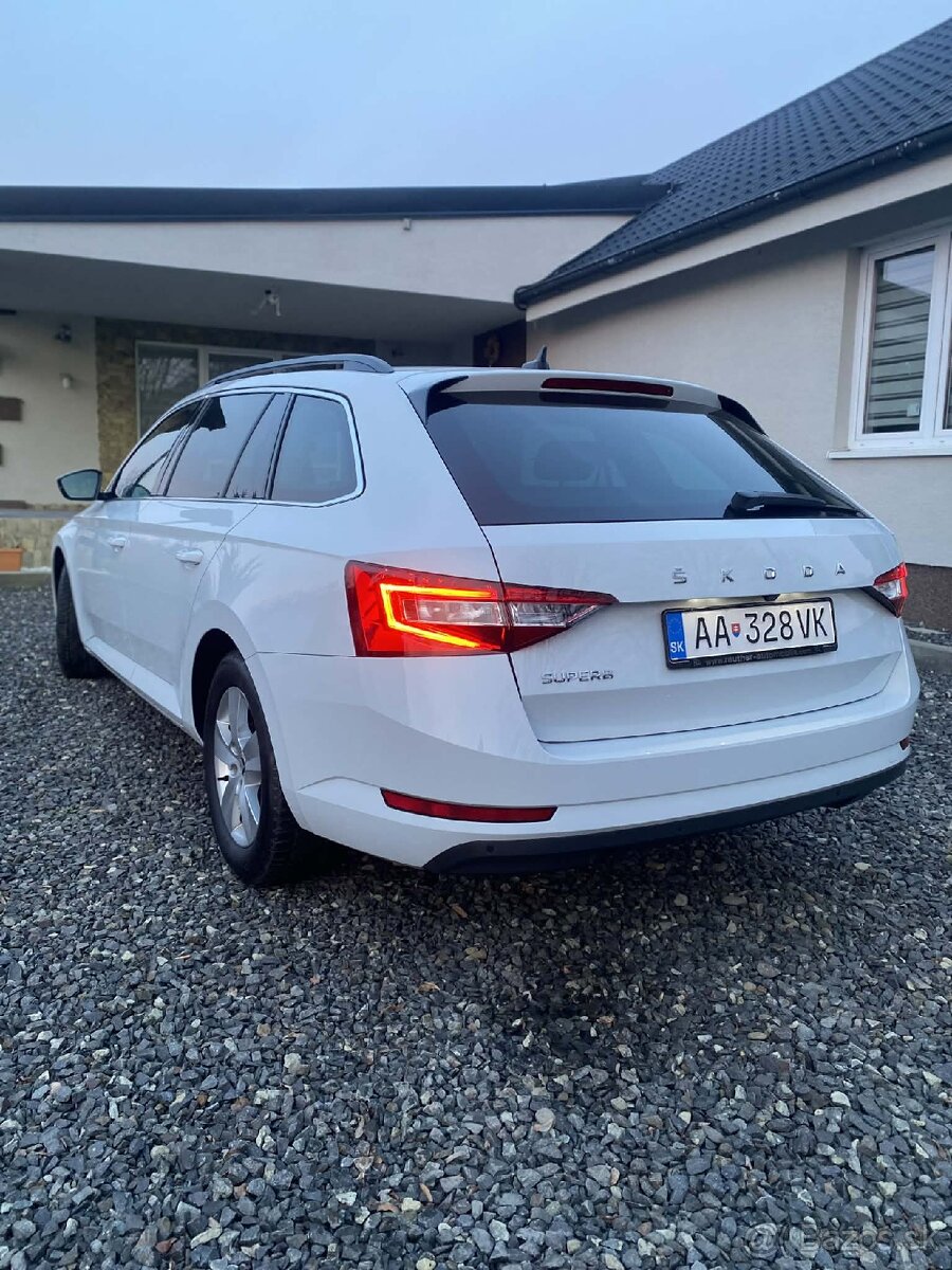 Škoda Superb Combi 2.0 TDI SCR Cockpit DSG - 2