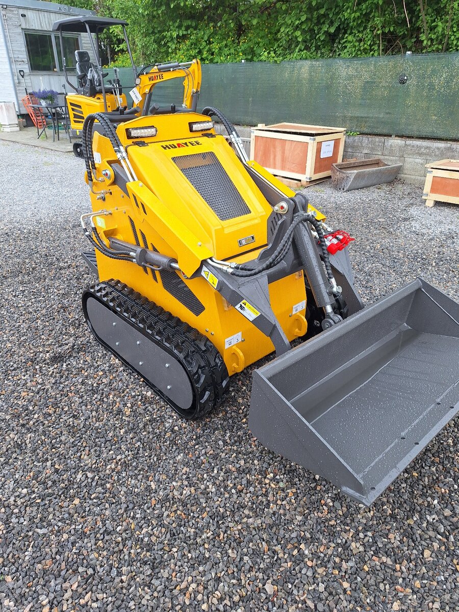 Mininakladač HY480 - 2