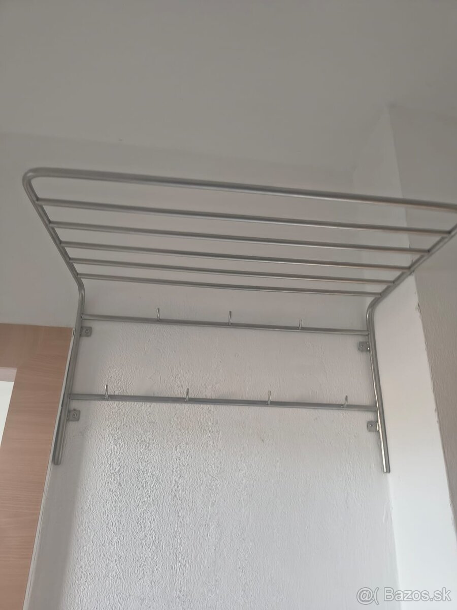 Nerezový vešiak - 2