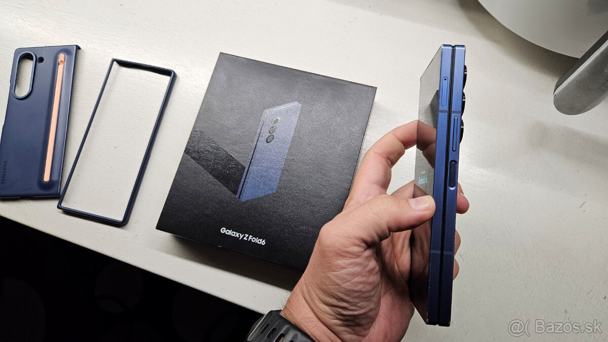 Poškodený Samsung Galaxy Z Fold 6 modrý - 2