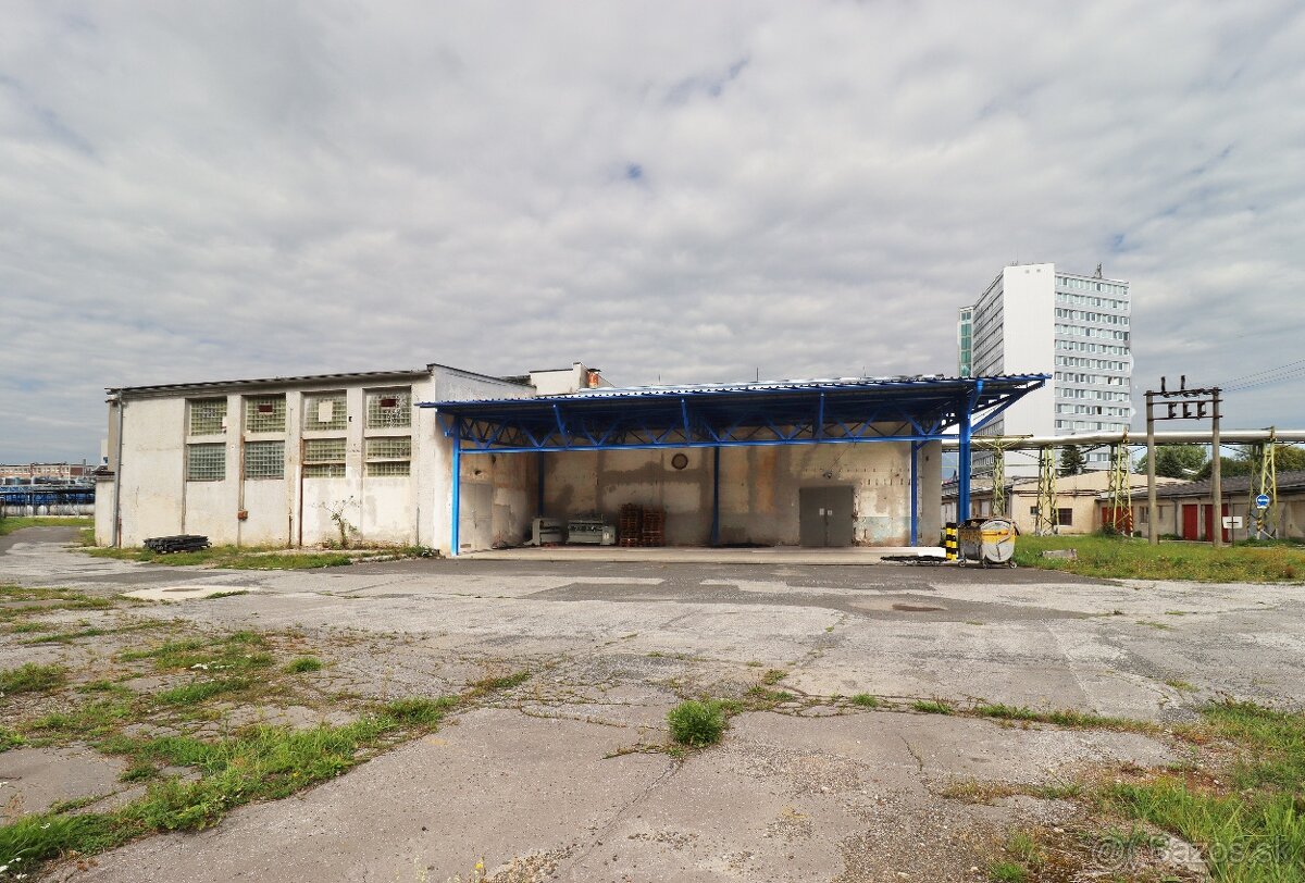 Priemyselná, skladová hala (800m2) v areály Chemosvitu - 2