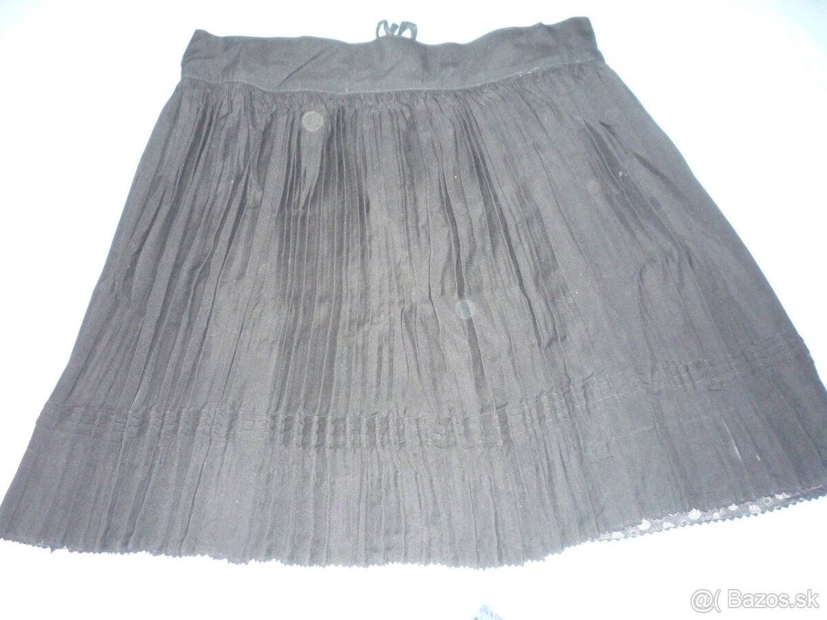 Ženský kroj - skladaná sukňa - 2