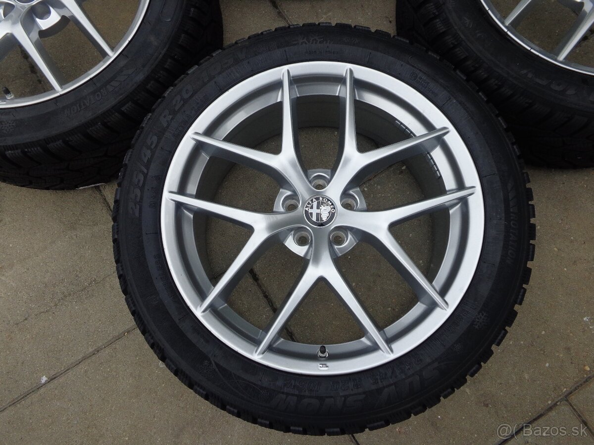 Alfa Romeo Stelvio zimna sada kolies 255/45R20 - 2