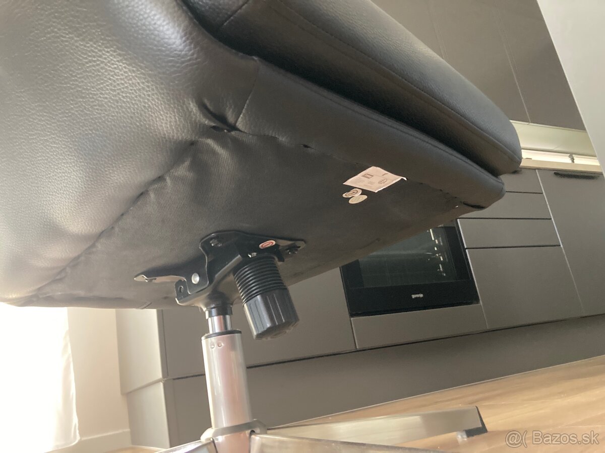 Kreslo otaceci a operne - 2