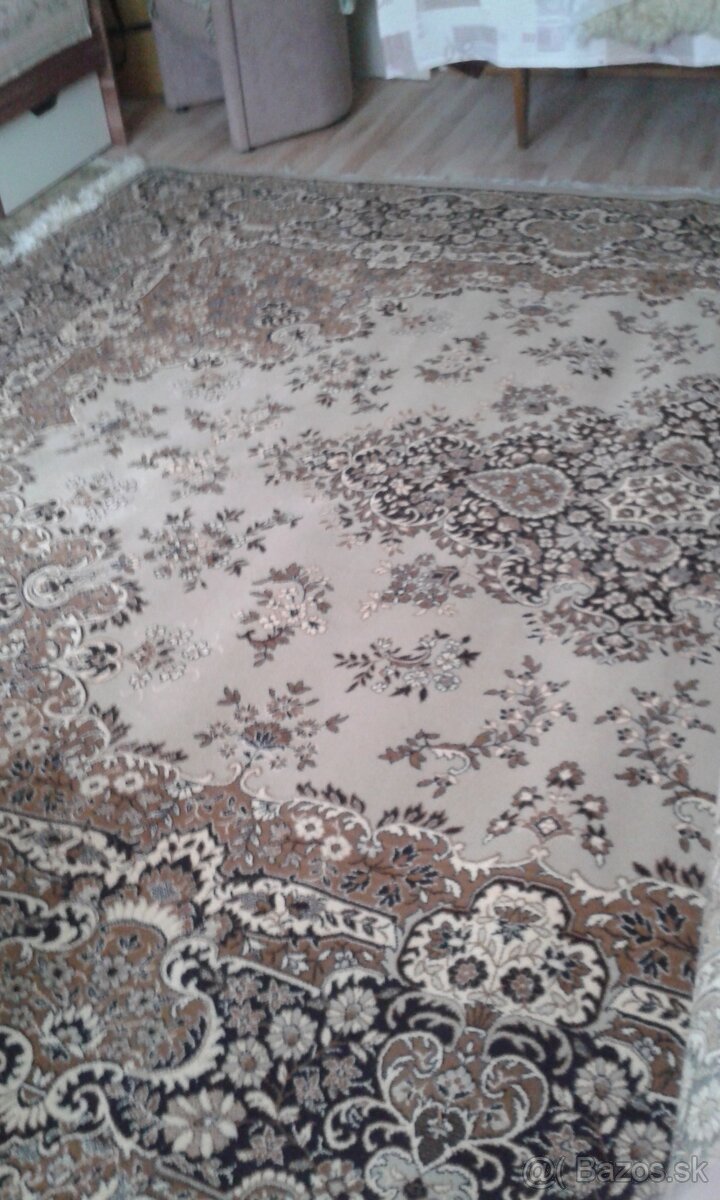 Kusový klasický koberec - 2