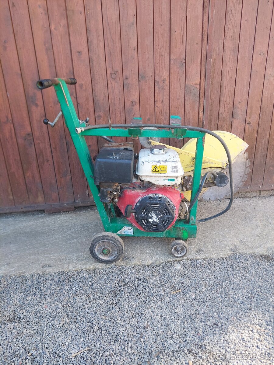 Píla na betón, asfalt - 2