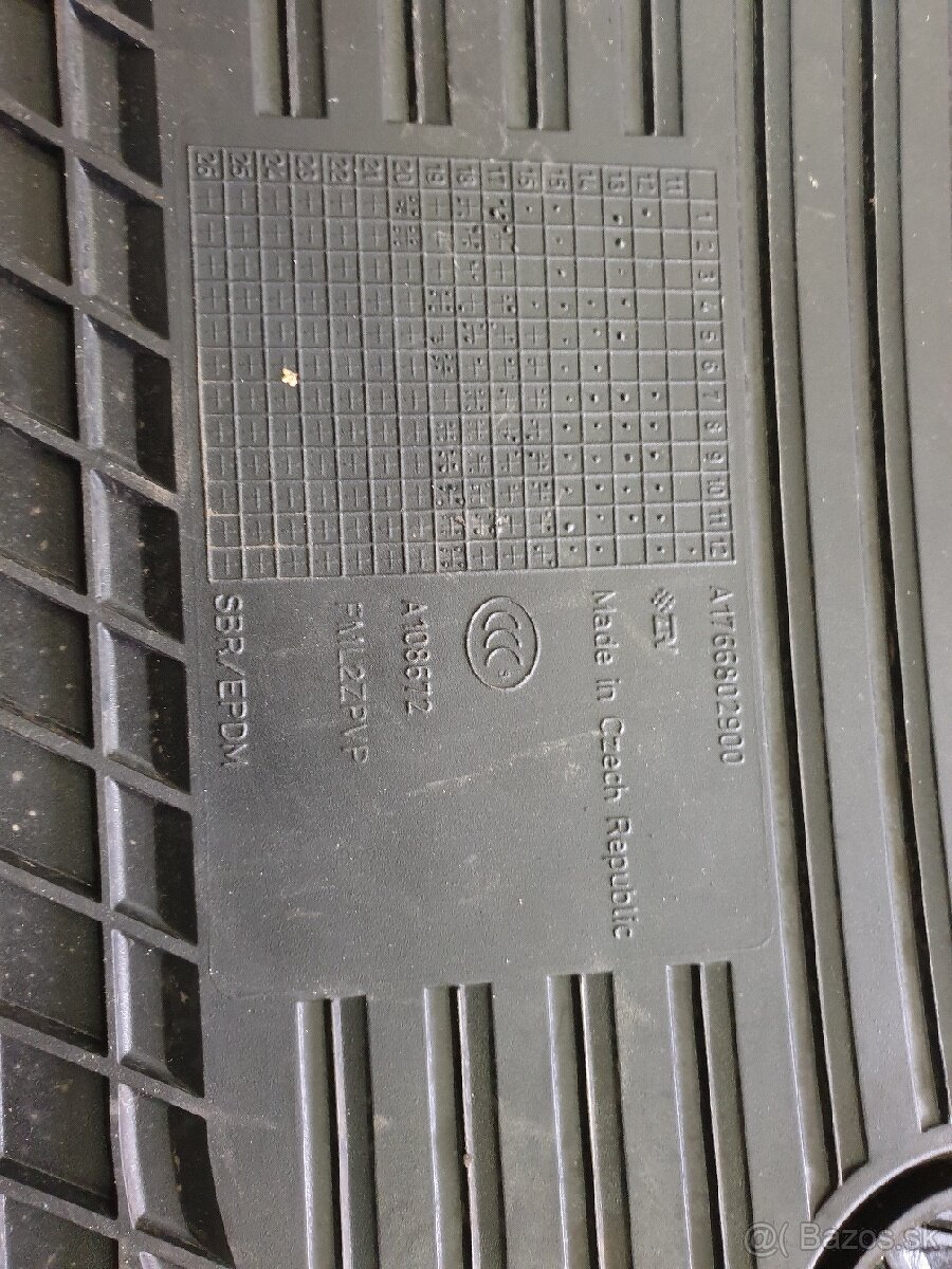 mercedes a,cla original gumene koberčeky - 2